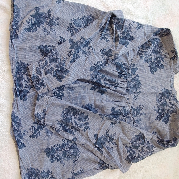 EUC Plus Size Lucky Brand Floral Blue Pinstripe Floral Top - Size 2X - Picture 6 of 10